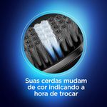 Escova-de-Dente-Oral-B-Indicator-Black-Sensitive-com-Carvao-3-unidades